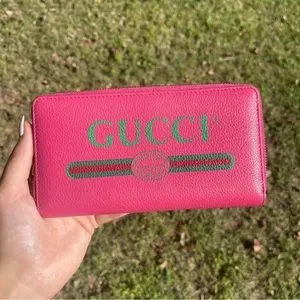 Gucci★素敵！Pink Leather GRG Logo Print Zip Around Wallet Gucci☆素敵！Pink Leather GRG Logo Print Zip Around Wallet